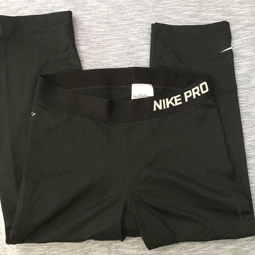 Black Nike Capri Leggings